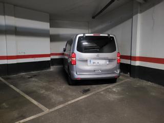 Aparcament cotxe a Tristán - García Escámez - Somosierra. Amplia plaza de garaje