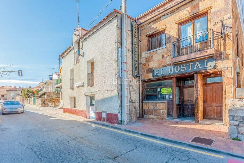 Foto 5ce32adb-5a21-4a35-8c6c-0dba841d3a70. Edificio in calle real 17 in Navalafuente