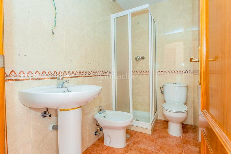 Foto ce5274de-3d81-4cf9-b352-6a9565d8ecc0. Edificio in calle real 17 in Navalafuente