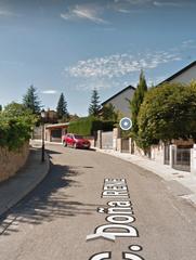 Casa adosada  Calle doña irene. Vivienda adosada (propiedad ocupada, información en descripción)