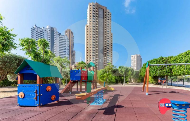 Foto 954ee16c-14f0-4b36-abd2-22fc42964b1d. Affitto duplex con riscaldamento parcheggio piscina terrazza in Benidorm
