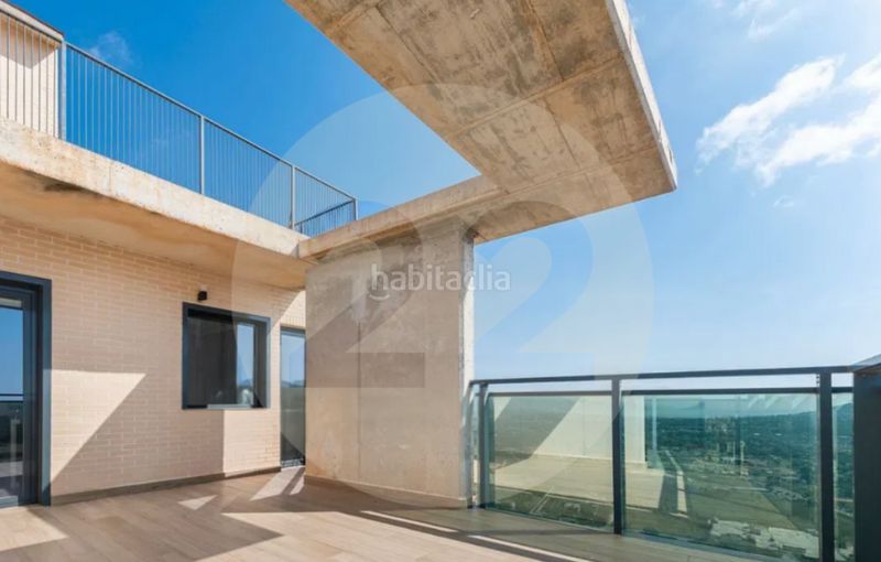 Foto d5d1b08a-c66d-44cd-8b8e-9256f0a88773. Lloguer dúplex amb calefacció aparcament piscina terrassa a Benidorm