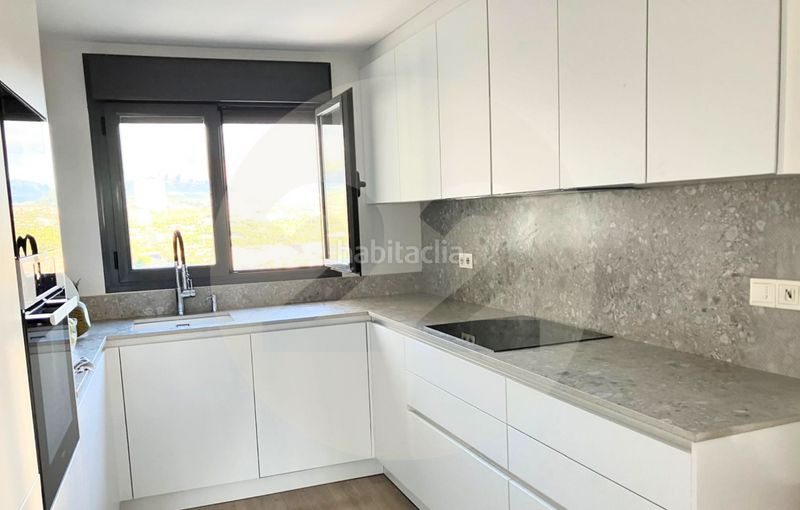 Foto dd556985-44d3-4a6b-927d-def397fcce26. Rent duplex with heating parking pool terrace in Juzgados - Plaza de Toros Benidorm