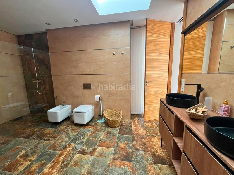 Foto bc069f2b-2d41-445e-b1aa-798d7842bb61. Xalet amb calefacció aparcament piscina terrassa a Petrer