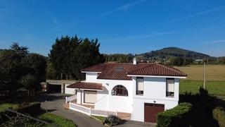 Maison à San pantaleon. Casa en venta en castillo, 5 dormitorios.