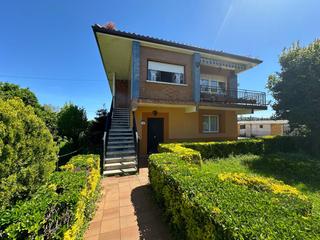 Casa a La via 18. Casa en venta en barcena de cicero, 4 dormitorios.
