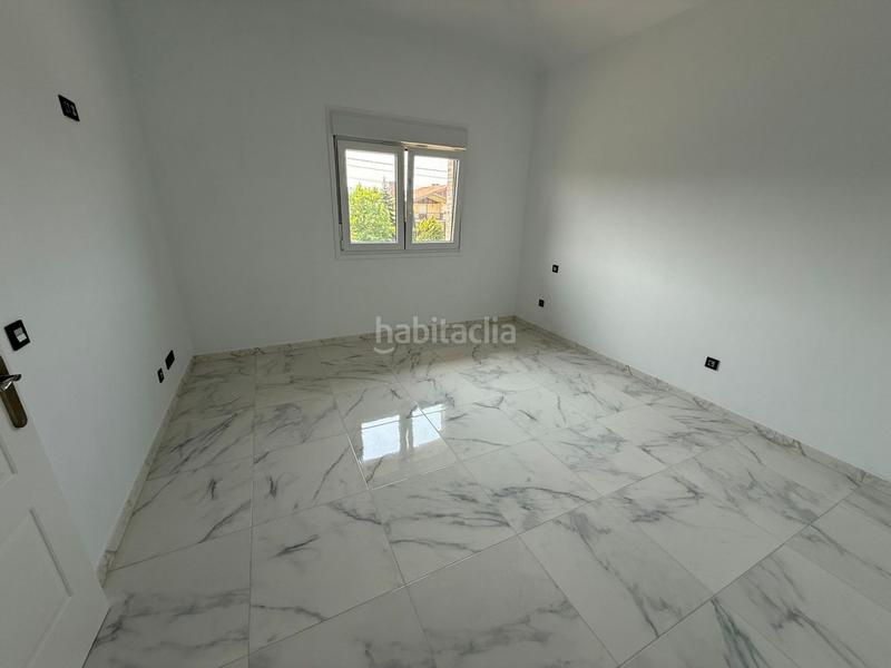 Foto 2bec61ed-3a4a-4bcc-97ff-aa607aa27275. Chalet  en venta en pueblo, 4 dormitorios. en Meruelo