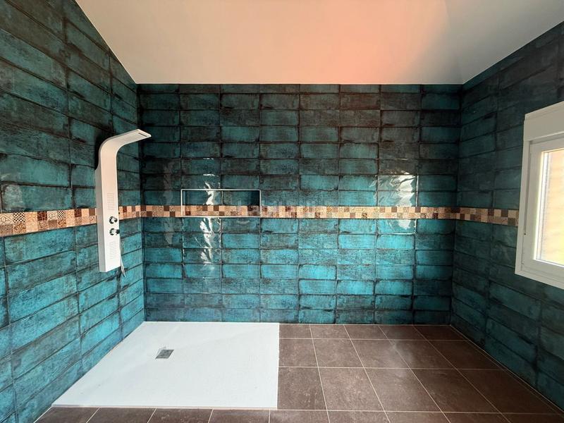 Foto 6eefe173-a7f4-47c1-8d0e-637a3944f83f. Chalet  en venta en pueblo, 4 dormitorios. en Meruelo