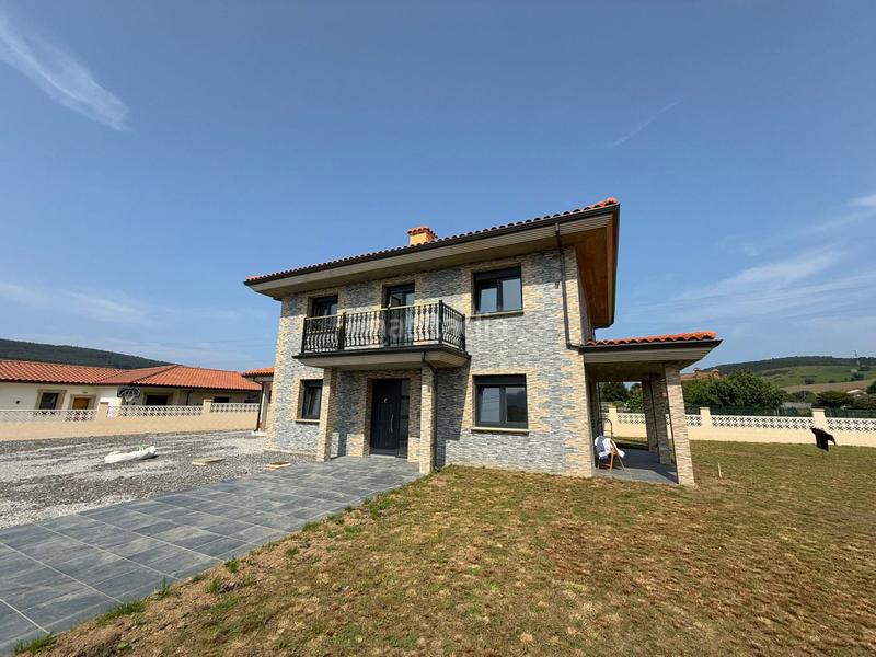 Foto 6f6390db-fb3d-4b5b-8c3d-c46a482618ed. Chalet  en venta en pueblo, 4 dormitorios. en Meruelo