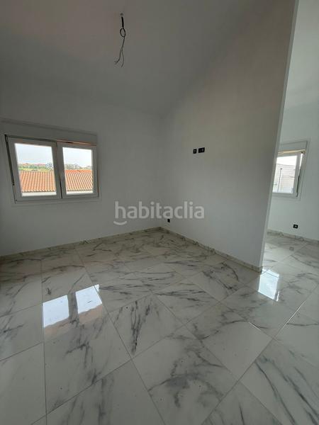 Foto 7c004223-305f-449c-b370-2f550e7c94dd. Chalet  en venta en pueblo, 4 dormitorios. en Meruelo
