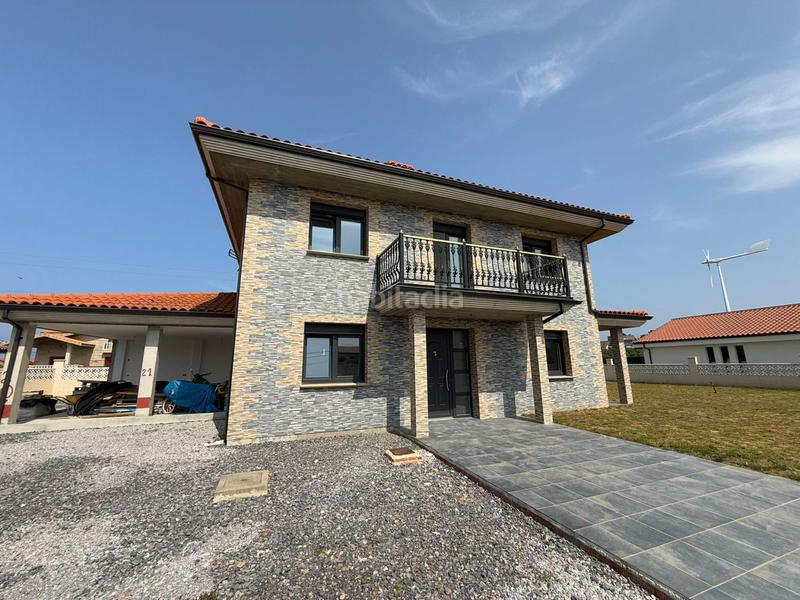 Foto 84ed5dfd-8a64-49c8-bb41-ef9d69f05ac6. Chalet  en venta en pueblo, 4 dormitorios. en Meruelo
