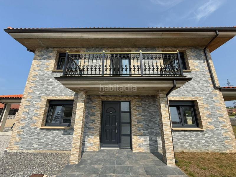 Foto b73293a6-368f-4e3e-8439-15a615471f6f. Chalet  en venta en pueblo, 4 dormitorios. en Meruelo