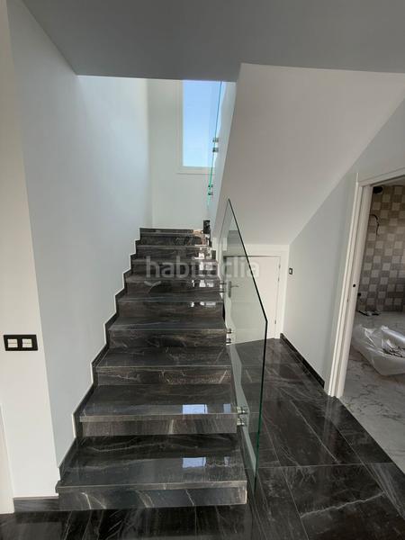 Foto c738872f-763b-4b59-9ab1-8d65f4984fb3. Chalet  en venta en pueblo, 4 dormitorios. en Meruelo