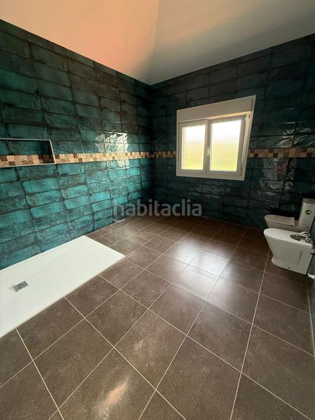 Foto e82c7193-71ae-4ea9-b7a9-735ad9365851. Chalet  en venta en pueblo, 4 dormitorios. en Meruelo