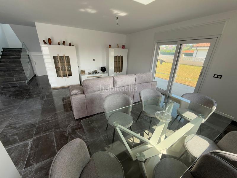 Foto ea501369-0fa6-43ce-9b97-a2b1e4acf12f. Chalet  en venta en pueblo, 4 dormitorios. en Meruelo