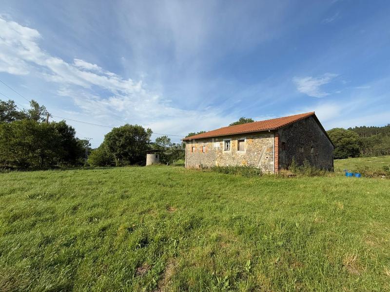 Foto 4a39e111-5aa2-434e-9f7c-131be5d2b68a. Casa  en venta . en Hazas de Cesto