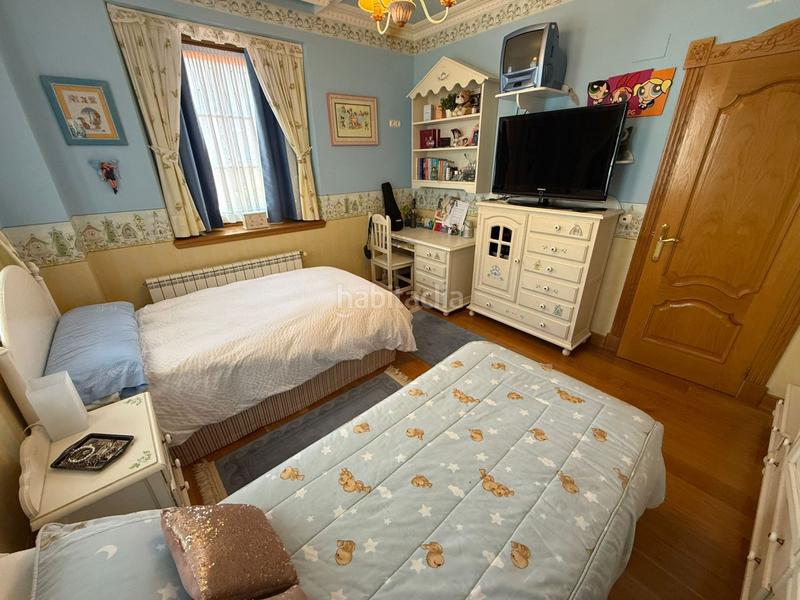 Foto 2b3d4e08-ee39-4785-8a70-10606359ecdd. Haus mit heizung parking in Tregadín Noja