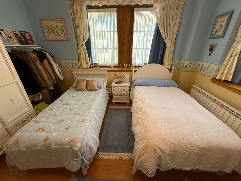 Foto 32648dc2-0429-493d-b6c4-3066ec760838. Haus mit heizung parking in Tregadín Noja