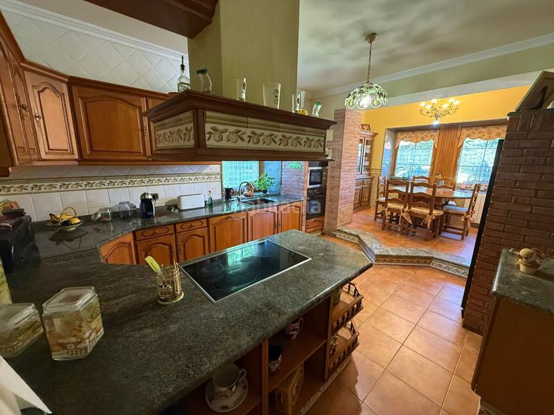 Foto ac5e5624-c94b-47c3-a704-d68a22b5ab15. Haus mit heizung parking in Tregadín Noja