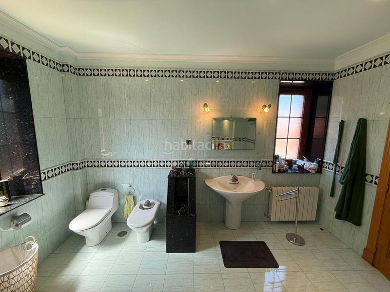 Foto f7ec104c-4a11-4f42-a0b1-aa98c673962f. Haus mit heizung parking in Tregadín Noja