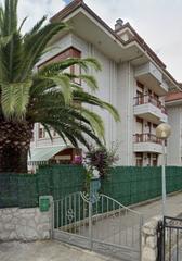 Piso  La salce urb. las guayanas. Piso en venta en playa de ris, 2 dormitorios.