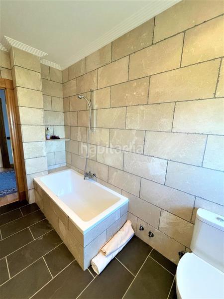 Foto 2217903f-79a8-4e0b-8a6d-18d518cc63da. Haus mit heizung parking in Bárcena de Cicero