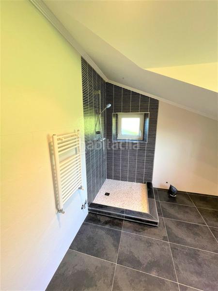 Foto b7688552-ec74-457c-adbd-56da33410ef2. Haus mit heizung parking in Bárcena de Cicero