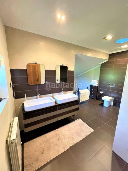 Foto bda2d2fc-d42b-4670-98fb-d5821d86024c. Haus mit heizung parking in Bárcena de Cicero