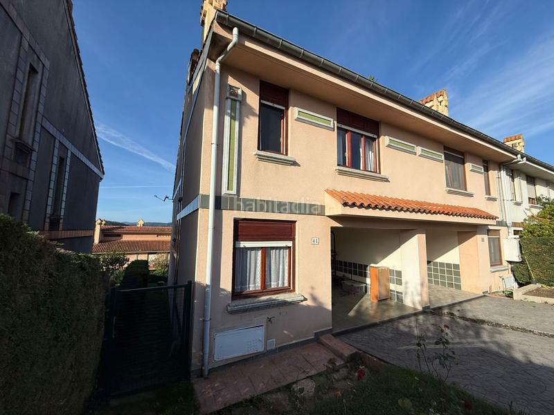 Foto 2a4e58f3-5349-4480-8019-6ac2515f0ea3. Chalet mit heizung parking pool in Argoños