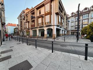 Local commercial  Renteria reyes. Local com. en venta en santoña.
