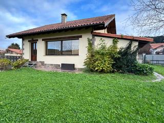 Chalet  La vallejada. Chalet en venta en pueblo, 3 dormitorios.