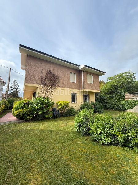 Foto b47775bd-cd26-4749-90db-824c04070294. Casa amb aparcament a Tregadín Noja