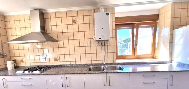 Foto a11c650c-db6c-448e-ab09-7250b988bc7c. Rent house with parking in Palacio Noja