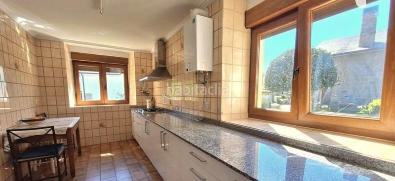 Foto c554dfea-afac-4f02-916b-be7d2bd7480f. Rent house with parking in Palacio Noja