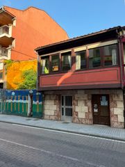 Chalet  Comercio. Pareado en venta en ampuero, 5 dormitorios.