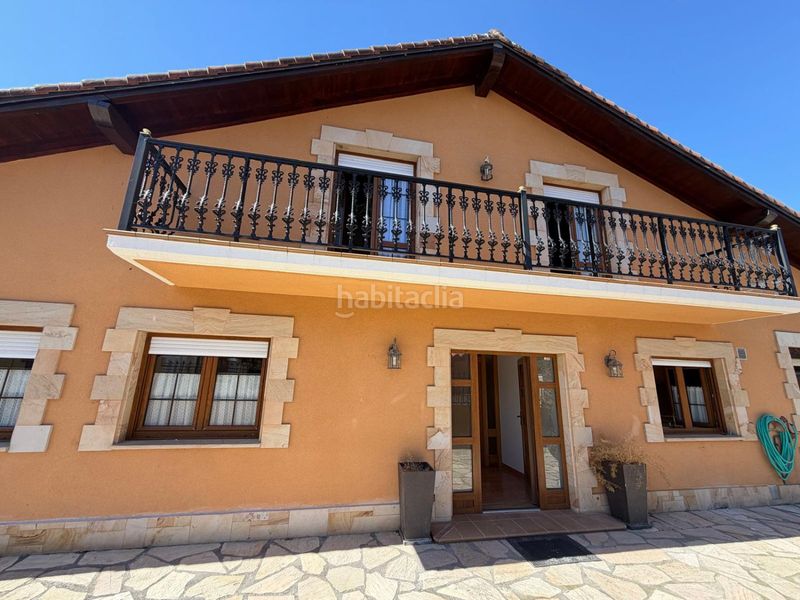 Foto 70c8666a-1d29-4ab2-8400-f637edf4c5a1. Casa amb aparcament a Bárcena de Cicero