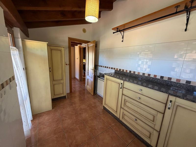 Foto a26d822d-3db7-4076-a43c-6346e301d85a. Casa amb aparcament a Bárcena de Cicero