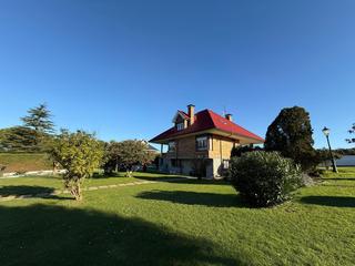 Xalet en Arnuero. Chalet en venta en noja, 5 dormitorios.