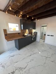 Rent Penthouse  Carrer de salomó ben adret. Atico - estudio en perfecto estado