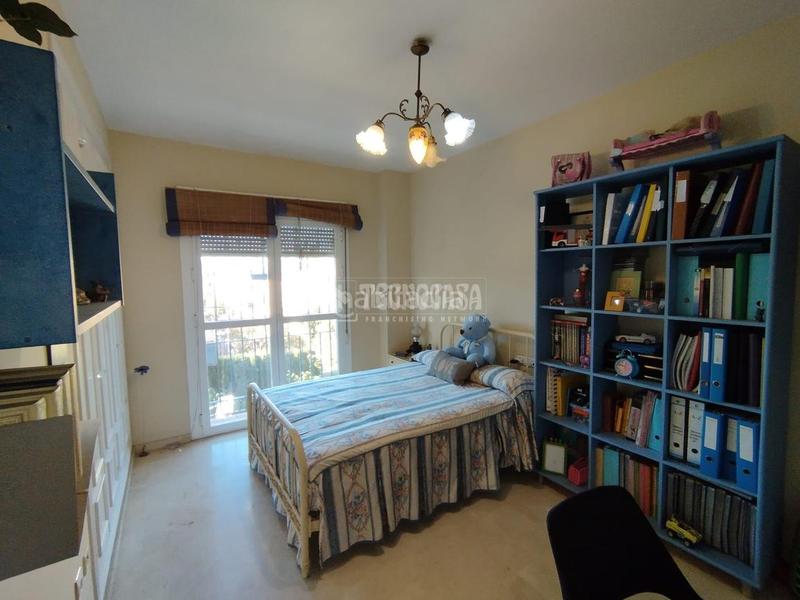 Foto c00b2606-9e76-48c8-80dd-766ab8652cd7. Etagenwohnung in Parque Alcosa Sevilla