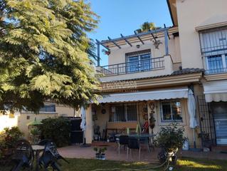 Pis  Casa calle pino de santa clara. Piso en venta en sevilla