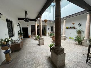 Maison  Monjas. Casa en venta en centro, 5 dormitorios.