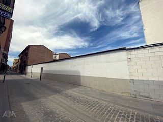 Terreny residencial a Reyes Católicos