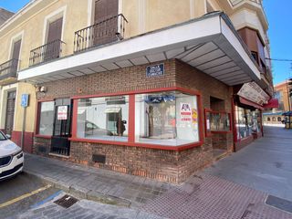 Geschäftsraum in Manzanares. Local com. en venta en centro.