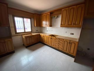House  De la solana. Casa en venta en centro de salud, 5 dormitorios.