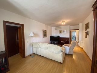Pis  Doctor camacho. Piso en venta en centro, 4 dormitorios.
