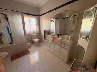 Casa  Rafael alberti. Casa en venta en divina pastora, 6 dormitorios.