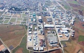 Location Bâtiment à usage industriel  Francia. Nave industrial en alquiler en polígono, 4 dormitorios.