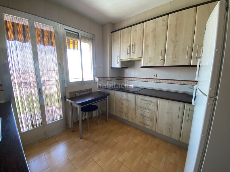 Foto 0bc7f13c-dd87-4eb8-a6a9-78e6e30a7950. Pis amb calefacció aparcament a Manzanares