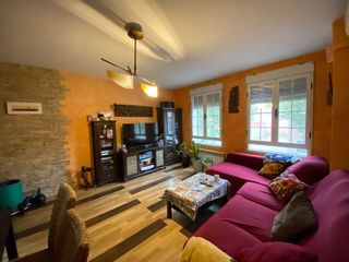 Pis  Toledo. Piso en venta en la vereda, 3 dormitorios.